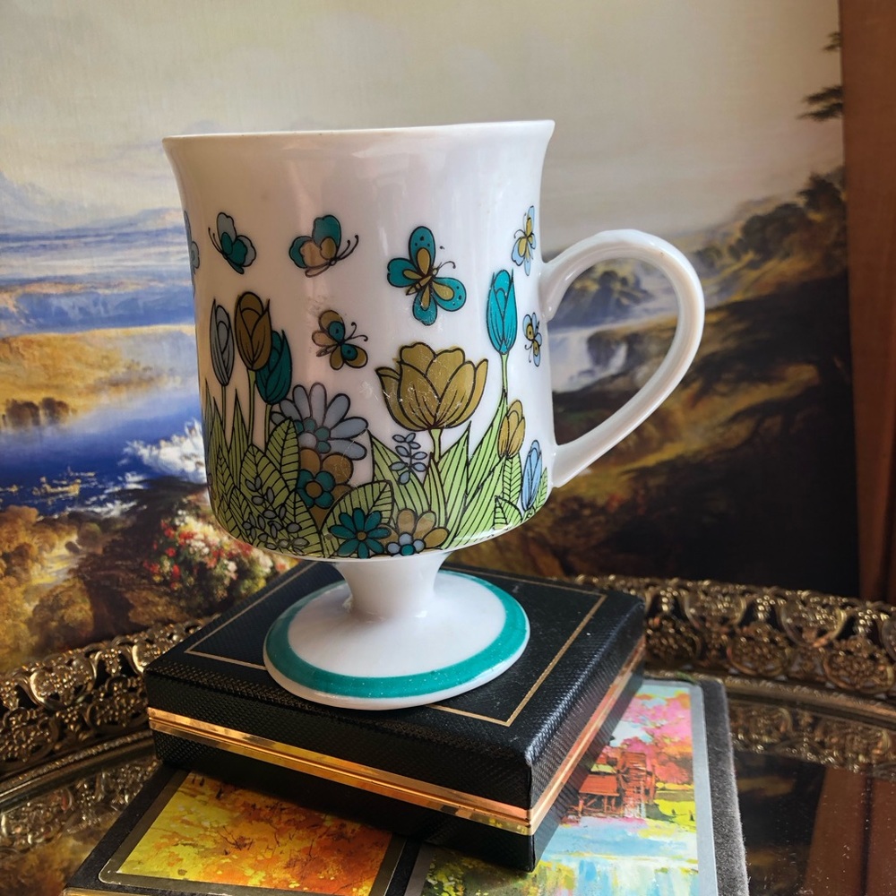 ☕️VINTAGE Arnart Smug Mug “Spring Garden” Floral Butterfly Ceramic Mug ☕️